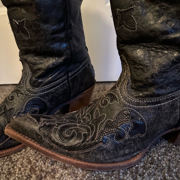 Woman’s Black Cowboy Boots size 9.5 - Picture 2 of 16